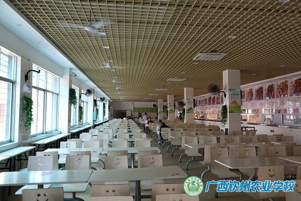 学校新时代十年发展成就成效之七  齐心合德：民生实惠创造新成绩