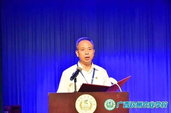 青春心向党 耕读践初心——团委组织开展 2025年秋季学期新团员入团宣誓仪式