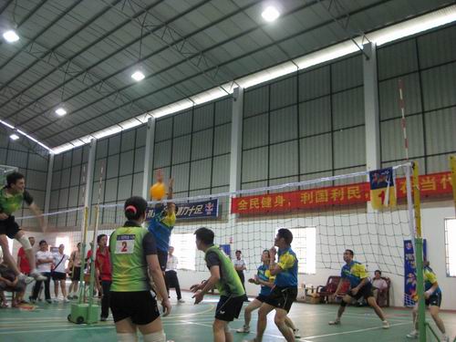 我校荣获2012年红牛广西机关单位气排球混合赛钦州赛区冠军