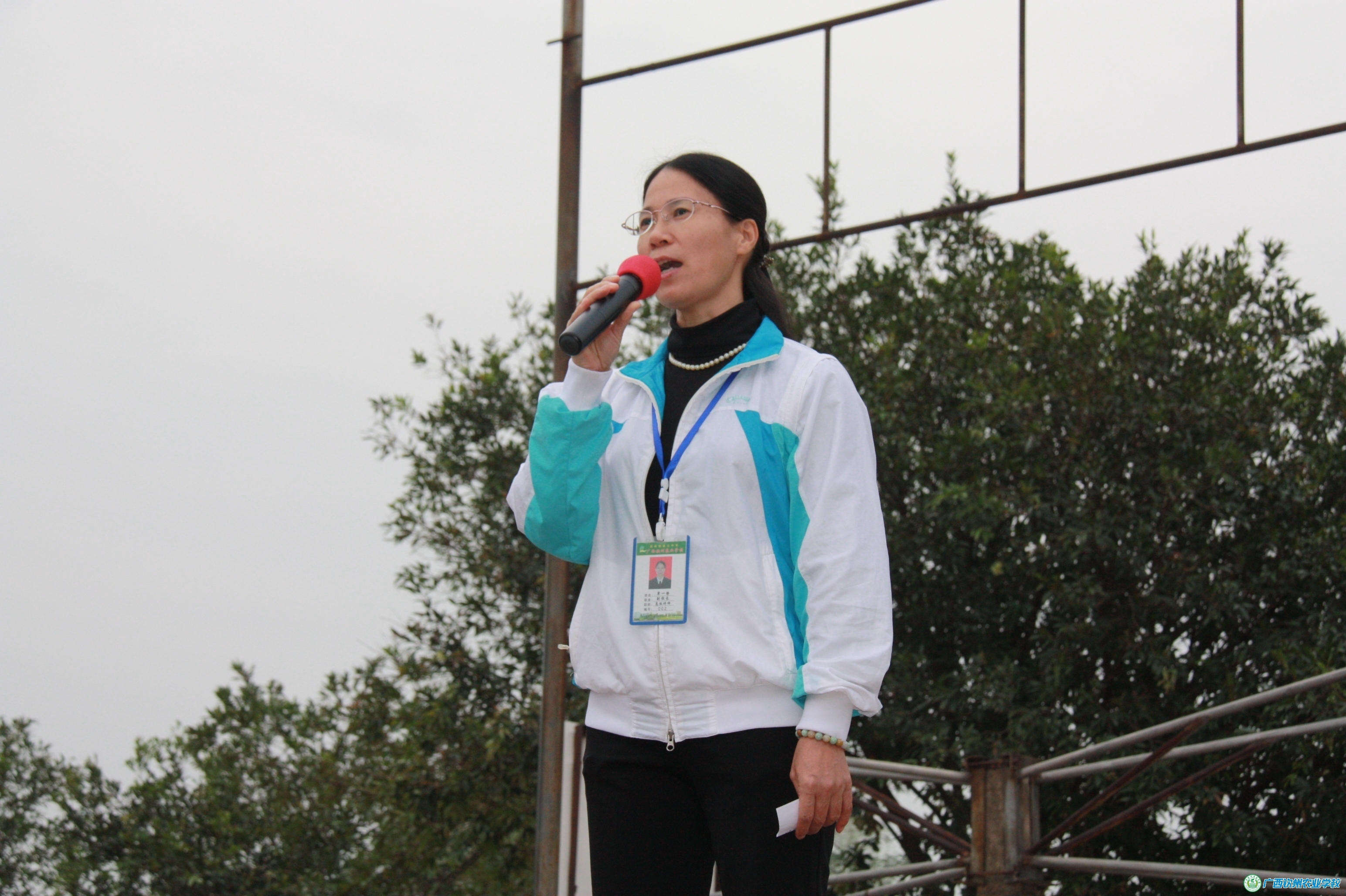 我校2013年阳光体育冬季长跑活动正式开始