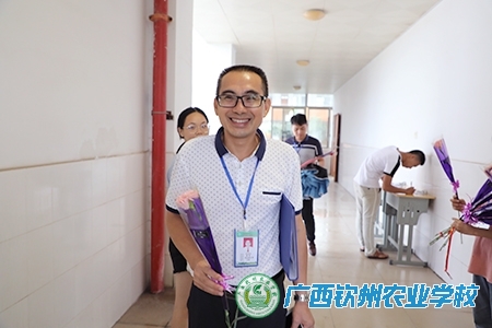感恩教师节，鲜花送祝福