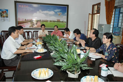 自治区教育厅李俊才调研员到我校调研