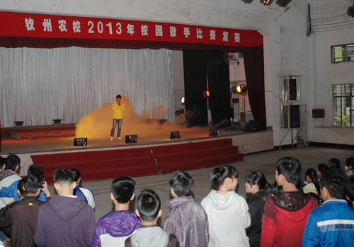 我校举行2013年校园歌手比赛复赛