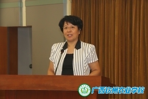钦州市人民政府与自治区农业厅签约揭牌仪式在钦州举行