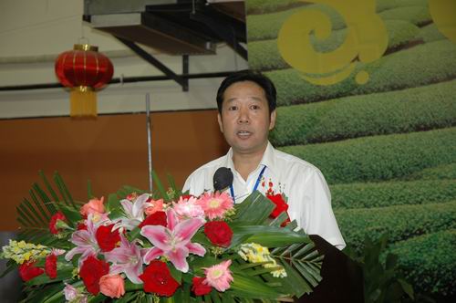 王健副厅长宣布厅直属院校第十二届学生运动会闭幕