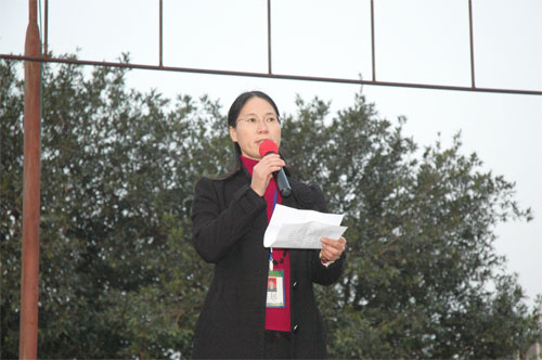 我校举行2013年自治区人民政府中等职业教育奖学金颁发仪式