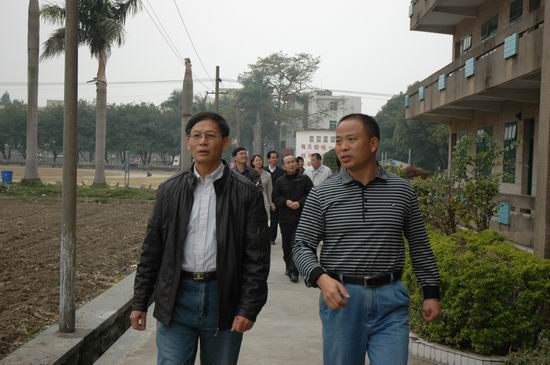 自治区农业厅检查组到我校检查安全生产工作