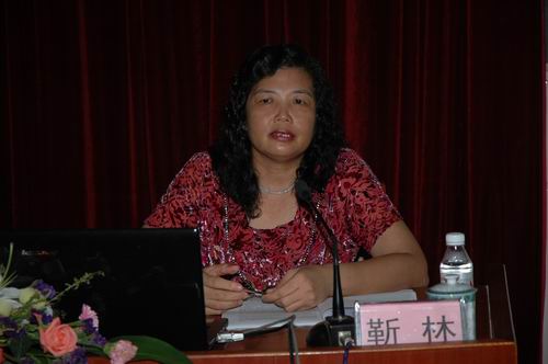 我校邀请全国优秀教师—靳林来校作《班级管理与建设》讲座