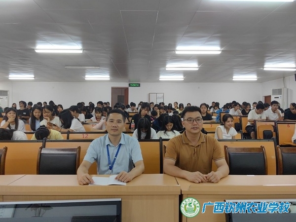 中职生巧融“文化+技能”于方寸陶盆