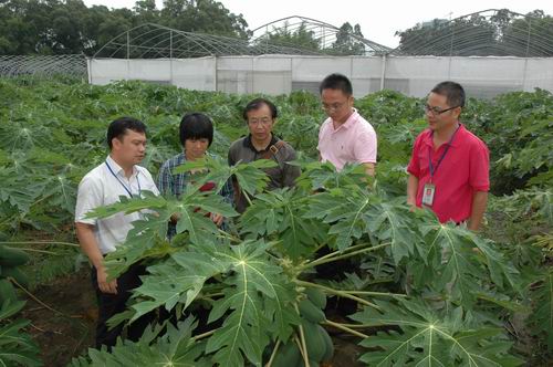 中国农业大学教授、博士生导师沈佐锐先生一行到我校考察指导工作