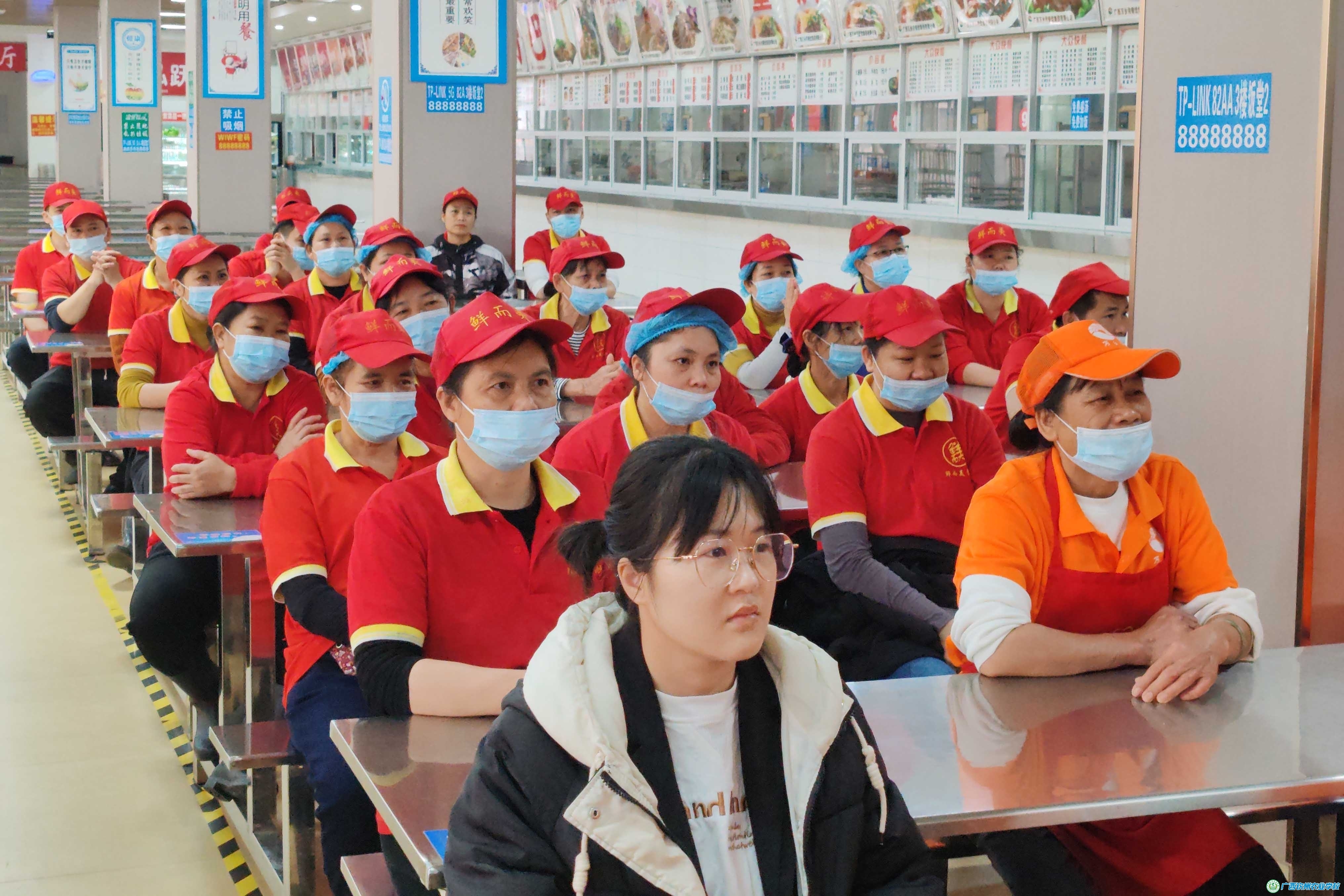 聚焦机动车管理，筑牢校园安全防线——我校召开后勤服务公司机动车管理警示会