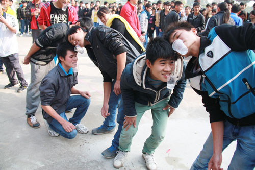 我校举办庆祝元旦学生“快乐游园”活动