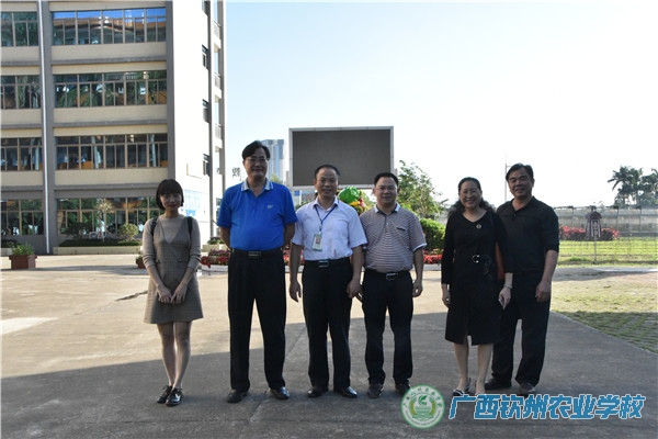 钦北区科协贺艺主席一行到我校进行工作考察