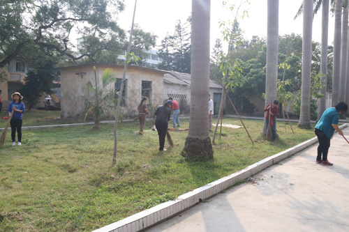 我校再次全面开展校园环境综合整治活动