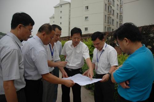 自治区农业厅王健副厅长莅临我校调研