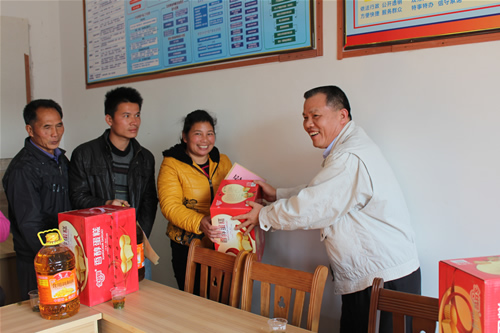 爱传百姓   情暖寒冬