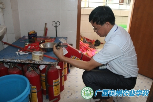 我校开展消防安全专项检查