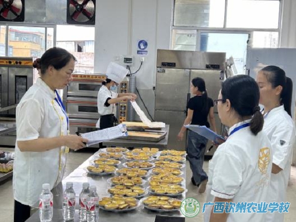 我校顺利开展中级中西式面点师职业技能等级认定考试