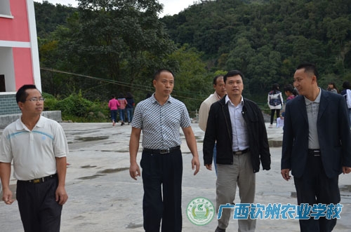 伍国樑校长率队赴百色西林职校开展对口支援调研