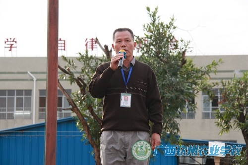 我校第九届学生阳光体育冬季长跑活动拉开序幕