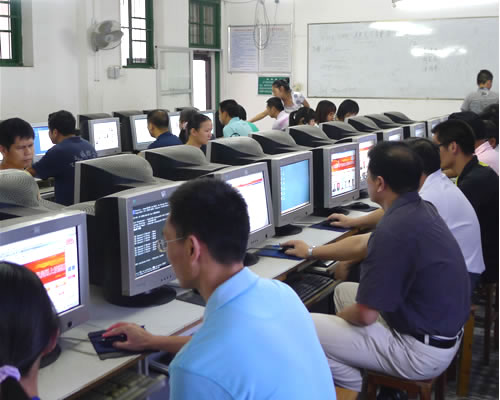 我校集中开展网上投票推荐全国优秀共产党员活动