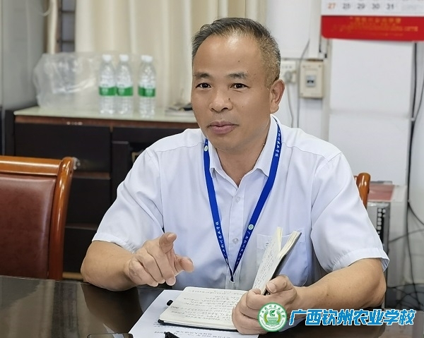 我校召开2025年“八一”建军节退役军人慰问座谈会