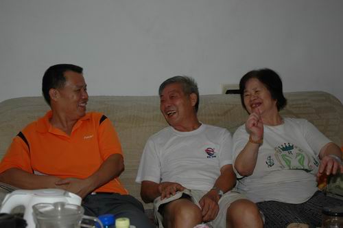 尊师重教 孝老爱亲—我校开展教师节慰问离退休老同志活动