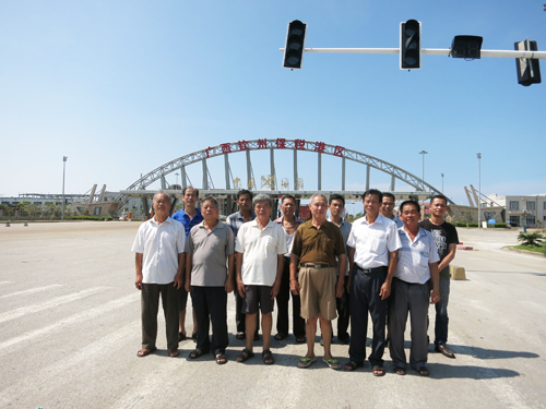 我校开展2014年复退转军人庆“八一”活动