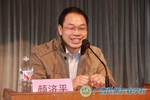 我校召开2014年秋季学期学生期末大会暨法制专题讲座