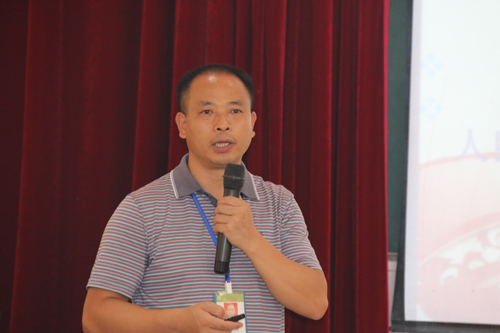 我校召开离退休人员2015年年中工作通报会