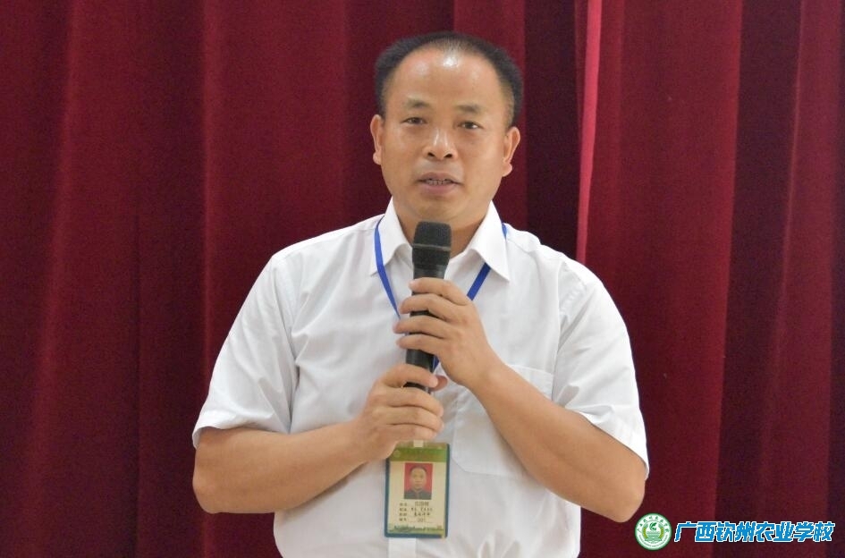 2018年全国科技活动周钦州市校园科普活动系列报道七--我校组织在校学生家长参加2018年全国科技活动