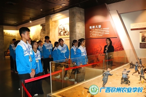 团委组织开展 “缅怀英雄承壮志 强国奋斗勇担当”主题活动