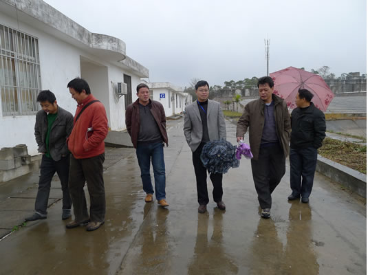 学校领导深入企业考察落实学生实习单位