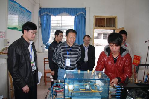 春寒料峭，热火朝天模拟赛   领导关怀，士气高涨备战忙