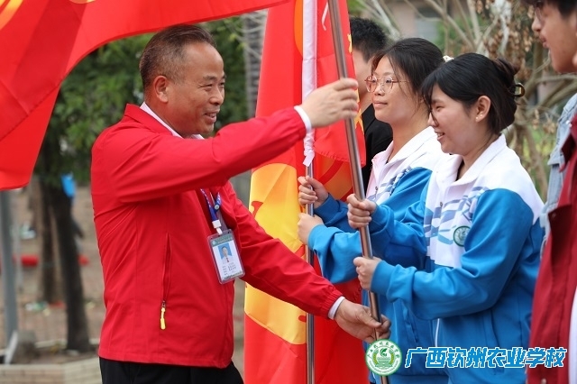 旌旗猎猎踏征程 壮志凌云迎高考——我校举行2026年职教高考出征仪式