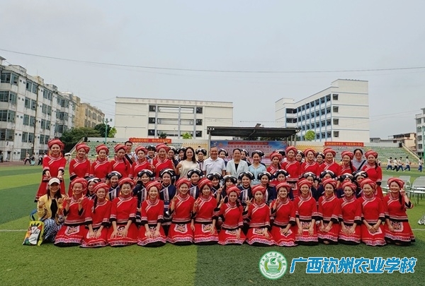 校际交流凝共识 民族团结向未来 ——我校师生赴友好中学开展“广西三月三”文艺交流活动